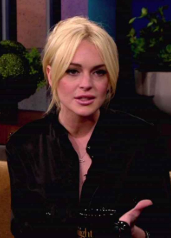 Lindsay Lohan megkezdte a közmunkát a hullaházban