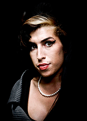 Meghalt Amy Winehouse