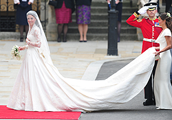 8 millió fontot kerestek Kate esküvői ruháján