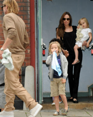 Brad Pitt üvöltözött Jolieval