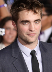 Pattinsonra cserélné a legtöbb nő a pasiját