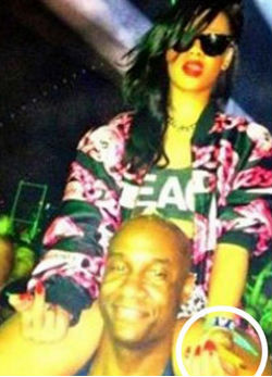 Drogot szívott fel testőre fejéről Rihanna