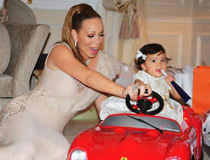 Ferrarit kaptak első születésnapjukra Mariah Carey ikrei