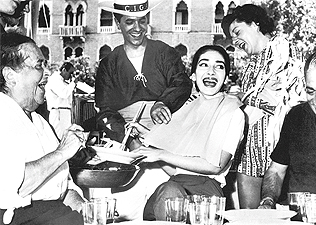 Mariát elkápráztatta Onassis nagyvonalúsága azon a híreshirhedt díszvacsorán 1959-ben