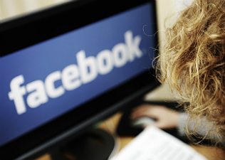 83 millió ál felhasználó van a facebookon