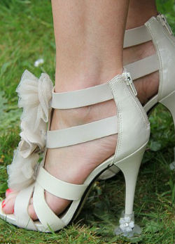dailmail.co.uk/clean heels