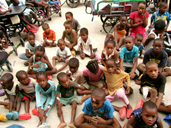 Árvaházat igazgat a magyar lány Haitin