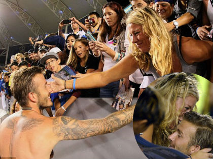 Negyvenes nőt ölelt a meztelen David Beckham