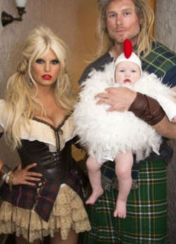 7 hónappal a szülés után ismét babát vár a szőkeség