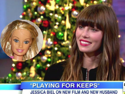 Barbie fejekkel díszíti a karácsonyfáját Jessica Biel  
