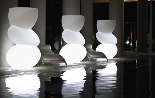 Itt az új trend: világító bútorok 