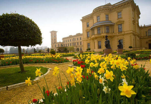 10 királyi palota kertje tavasszal - fotó
