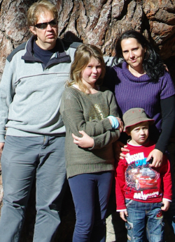 Illényiné Aradi Zsuzsanna és családja