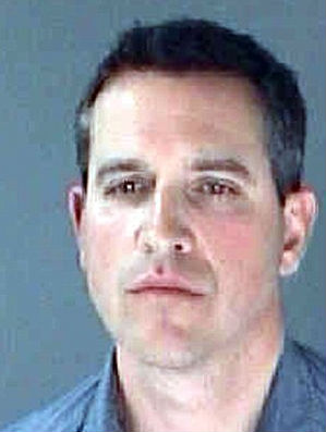 Börtönfotó - letartóztatták Reese Witherspoont és férjét