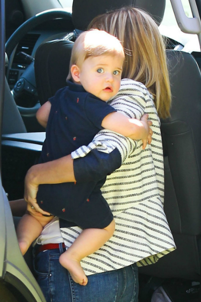 Szupercuki Reese Witherspoon 9 hónapos kisfia - fotók