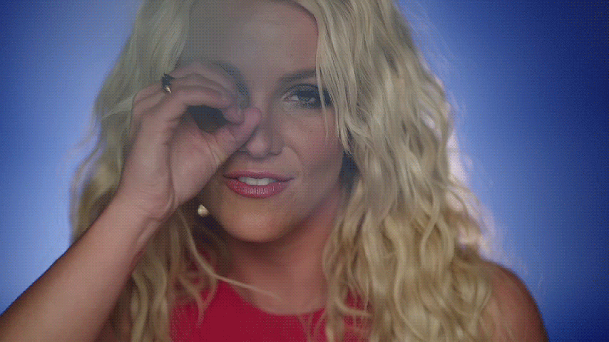 Erotikus szöveg Britney Spears Hupikék törpikék dalában
