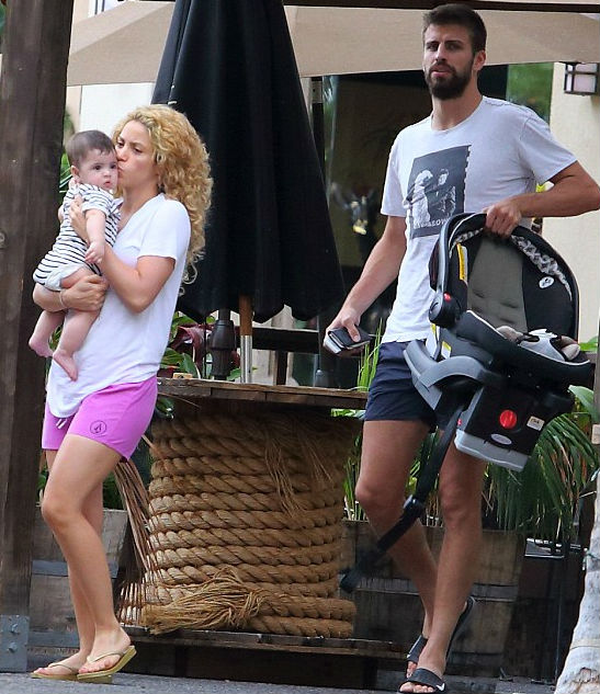 Ilyen Shakira teste 6 hónappal a szülés után - bikinis fotó