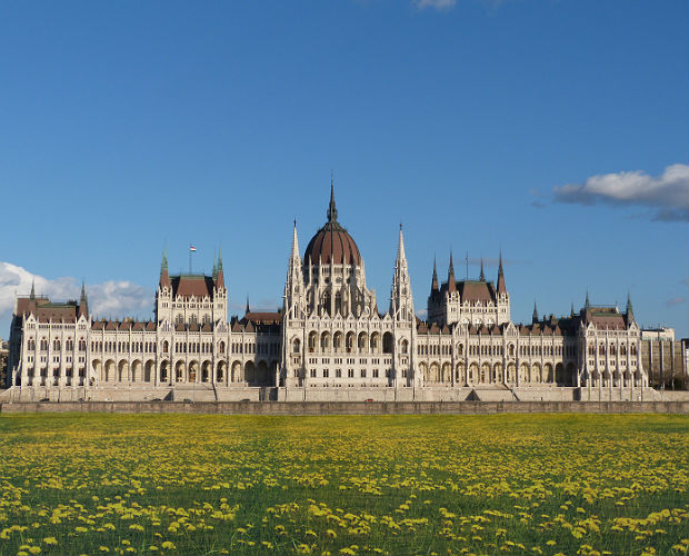 Befüvesítettük Magyarország legismertebb betonplaccait - látványos fotók