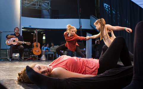 Aki nem lép egyszerre...