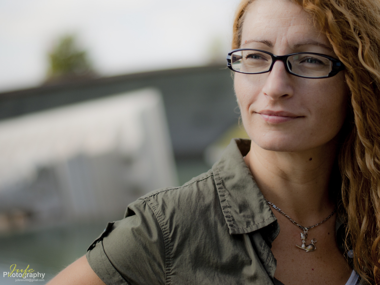 „Muszáj mosolyogni