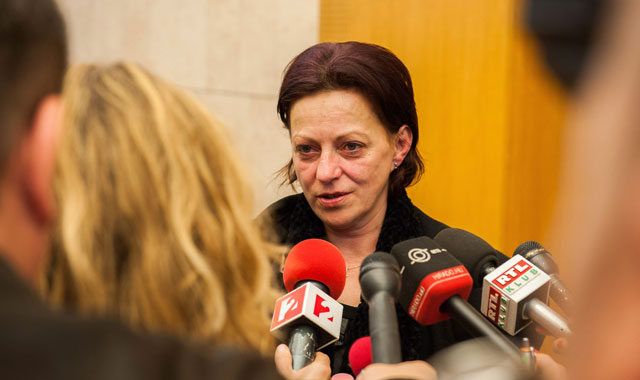 Bence édesanyja nyilatkozik az ítélethirdetés után, Fotó: Sóki Tamás / MTI