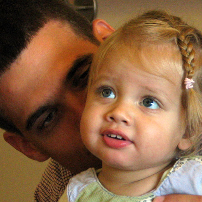 Édesapja májlebenyével élhet teljes életet a kis Adél