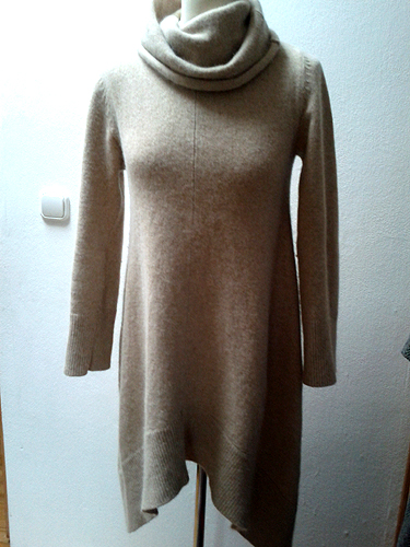 Bézs hosszú pulóver moherrel - Háda Bézs hosszú pulóver moherrel - Háda