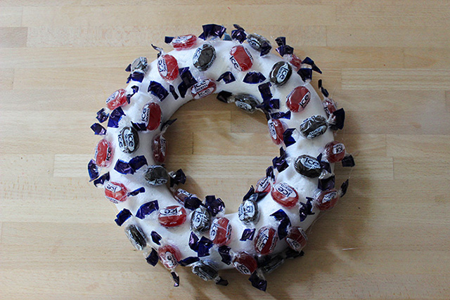 Csináld magad: farsangi ajtódísz