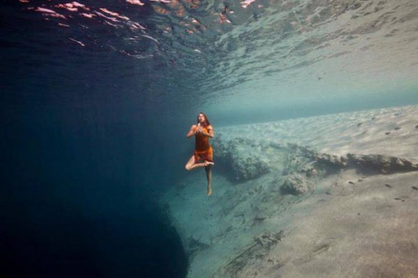 Jóga a víz alatt Jóga a víz alatt