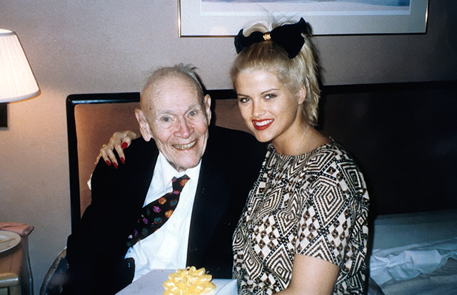 J. Howard Marshall és Anna Nicole Smith J. Howard Marshall és Anna Nicole Smith