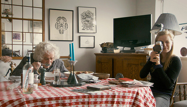 Felnőttként tudta meg a színésznő, hogy nem a vér szerinti édesapja nevelte Felnőttként tudta meg a színésznő, hogy nem a vér szerinti édesapja nevelte