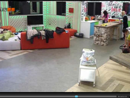 Így tanuljunk illemet a VV6 lakóitól