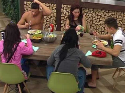 Így tanuljunk illemet a VV6 lakóitól