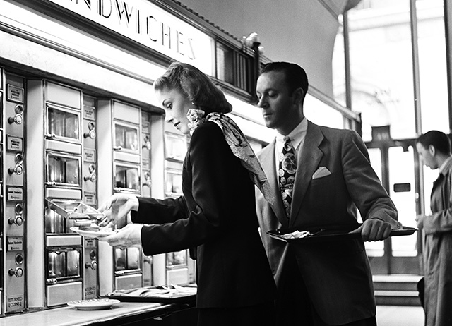 Egy New York-i szendvics-automata 1948-ból Egy New York-i szendvics-automata 1948-ból