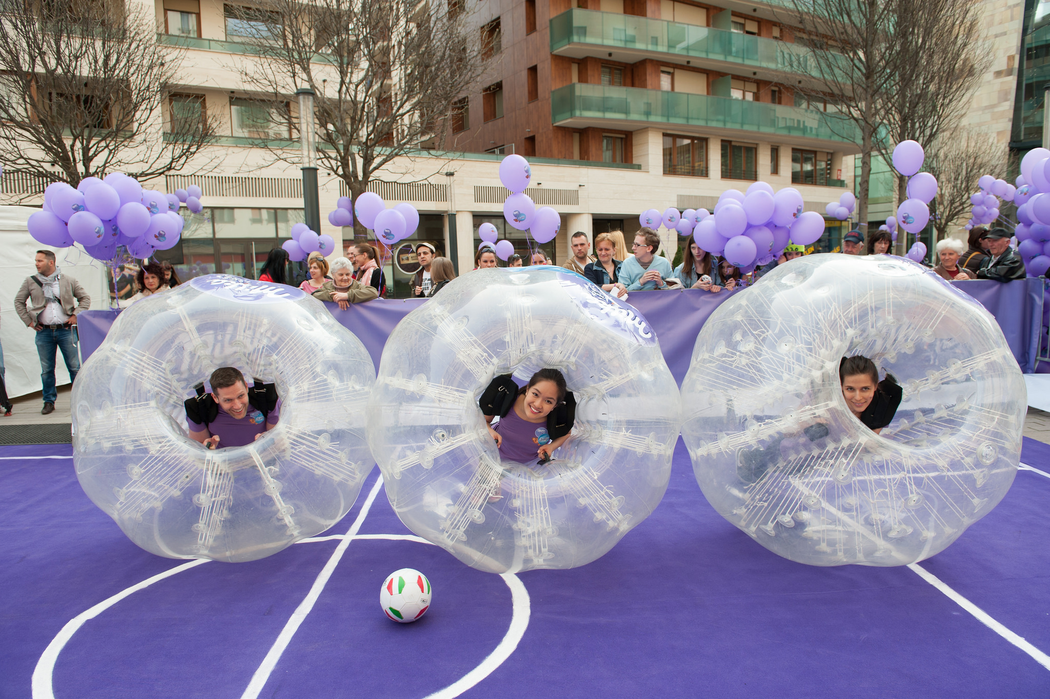 Hien Amerikában kezd új életet Hien Amerikában kezd új életet