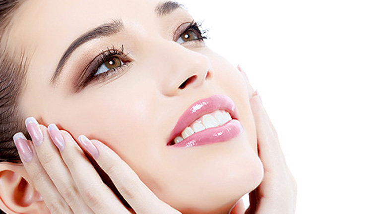 Fehérebb fogak fájdalommentesen, rövid idő alatt? Nem lehetetlen! Fehérebb fogak fájdalommentesen, rövid idő alatt? Nem lehetetlen!