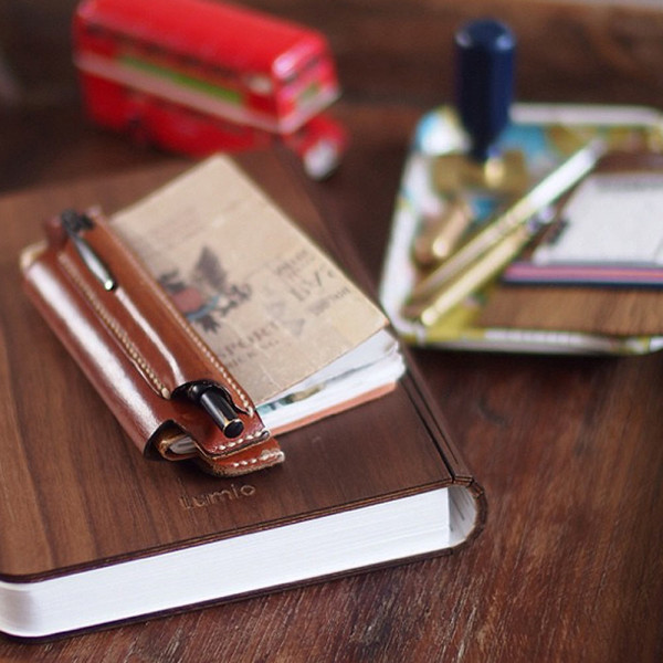 Könyvnek látszik, de valójában hordozható lámpa