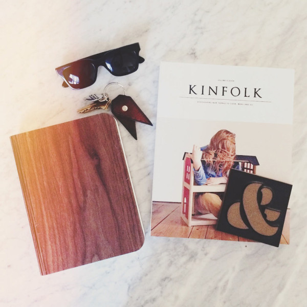 Könyvnek látszik, de valójában hordozható lámpa