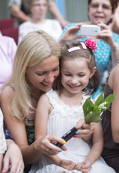 Kölcsönvirág, elmaradt ünnepek: anyák napi cirkusz az óvodákban
