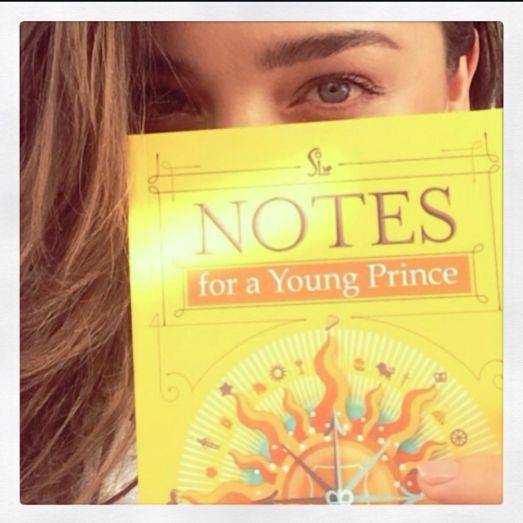 Új selfie őrület - pózolj könyvekkel