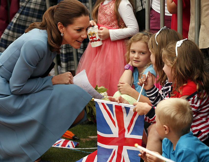 Aztán csacsogtak a többi csajjal Aztán csacsogtak a többi csajjal