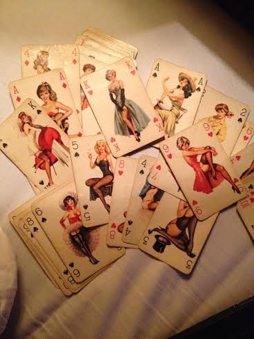 Hogyan lesz lakásdekor egy pakli kártyából?