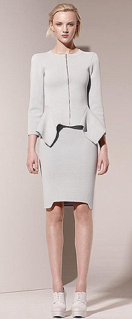 A Scanlan Theodore kosztüm