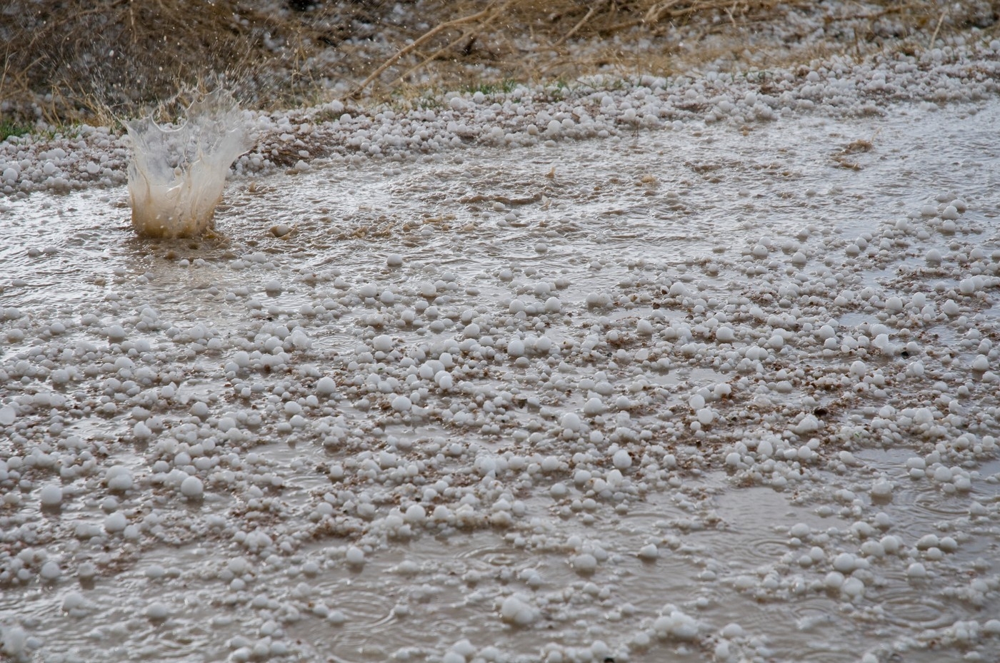 Felhőszakadás és jégeső az ország déli részén