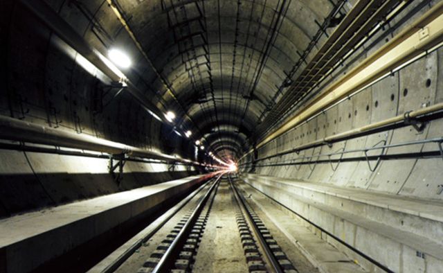 Húszéves a Csalagút