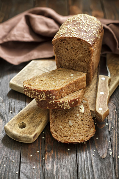 Szikkad, penészedik, szárad. Hogy marad frissen a kenyér?