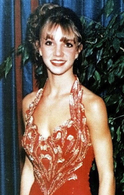 Ciki fotók a múltból: így ballagott Britney és Bradt Pitt