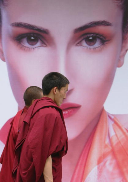 Tiltott szerelem – A dalai láma, aki nem bírt betelni a nőkkel