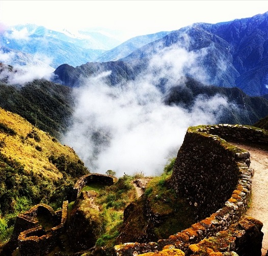 7 elképesztő fotó: városok a felhők alatt