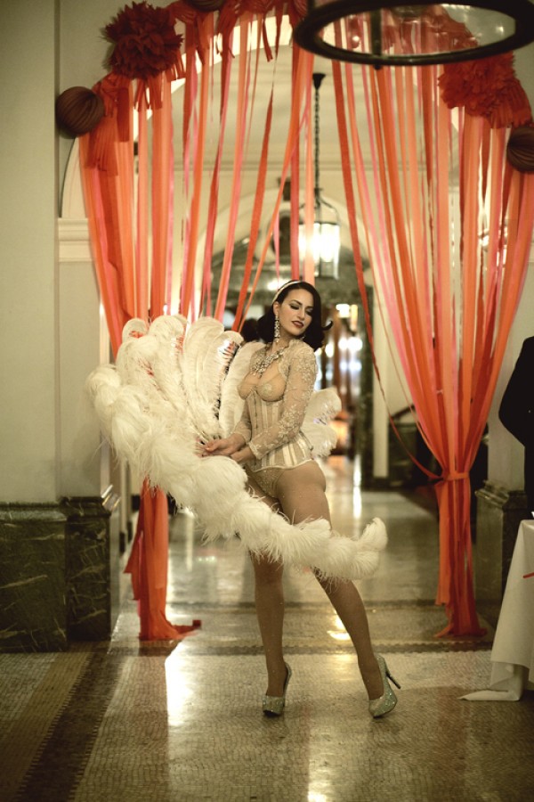 18+: Fülled burleszk erotika képekben 18+: Fülled burleszk erotika képekben